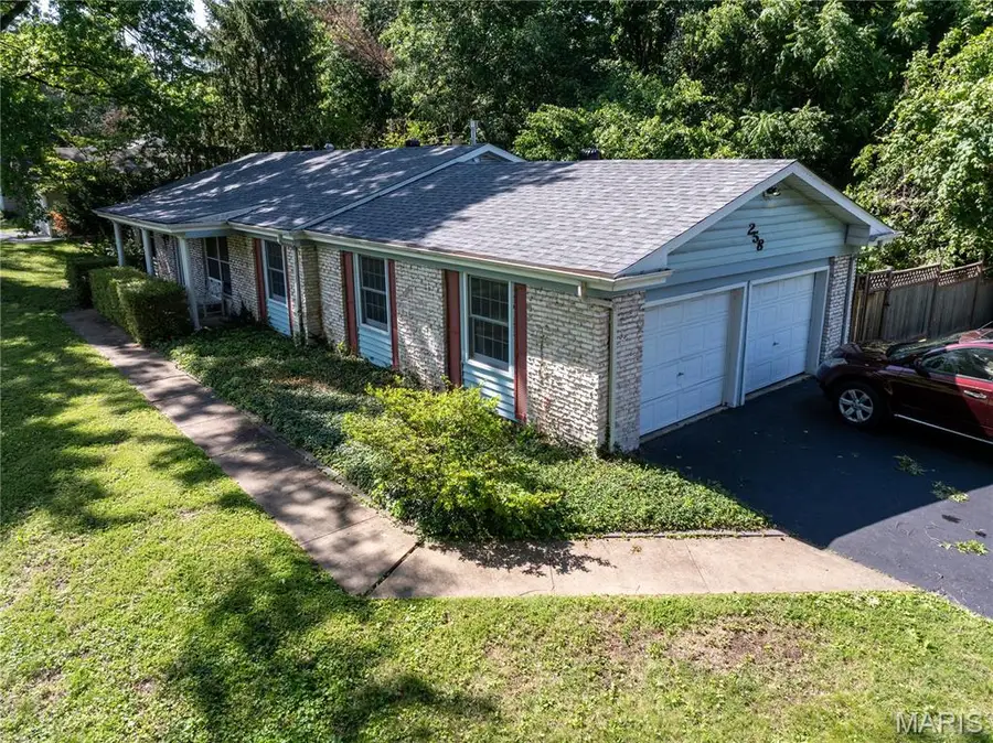 258 Ridge Trail Drive, Chesterfield, MO 63017 - #2