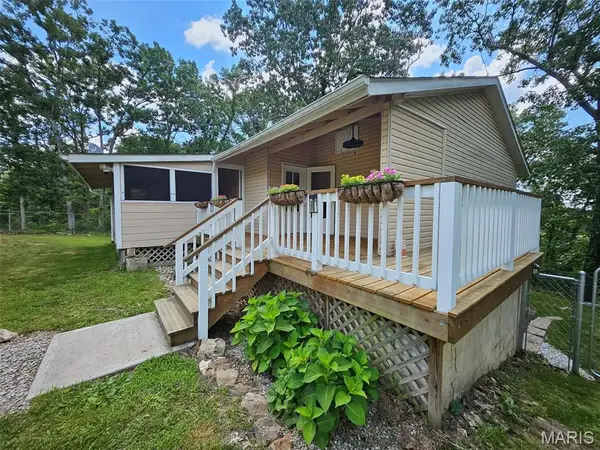 13800 Holly Lane, Dixon, MO 65459