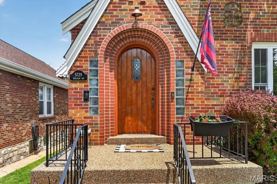 5729 Tholozan Avenue, Saint Louis, MO 63109 - #2