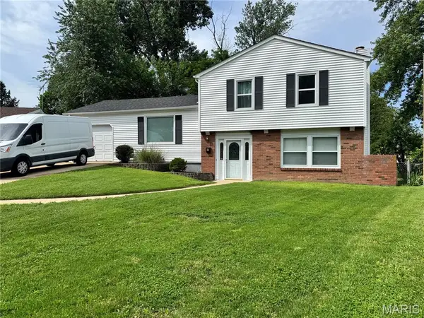55 Brightmoor Drive, Florissant, MO 63033
