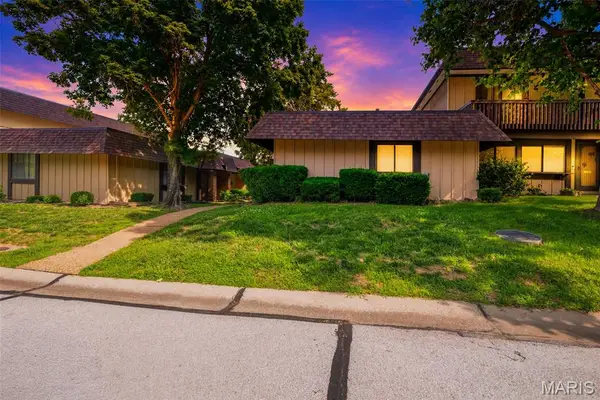 2633 Plantation Point #A, St Charles, MO 63303