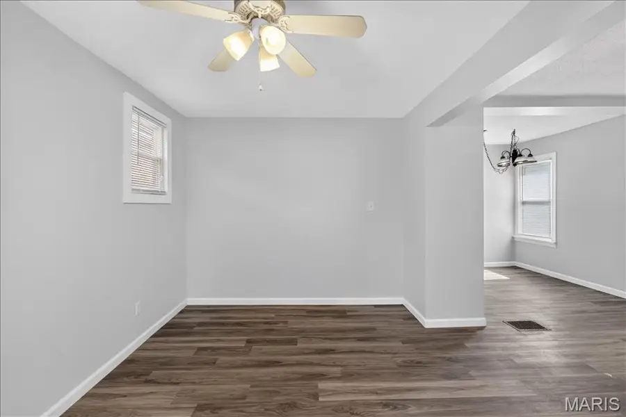 5827 W Park Avenue, Saint Louis, MO 63110 - #3