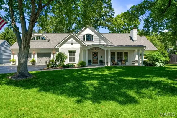 1345 Green Tree Lane, Glendale, MO 63122
