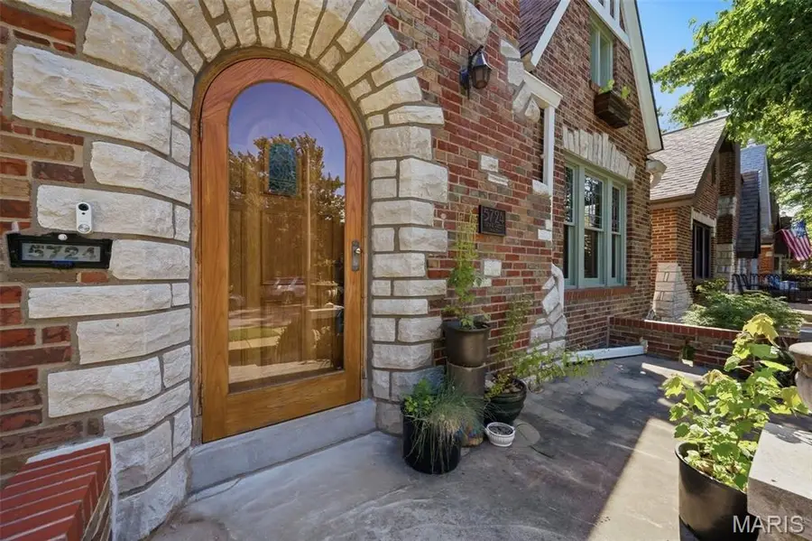 5724 Itaska Street, Saint Louis, MO 63109 - #2