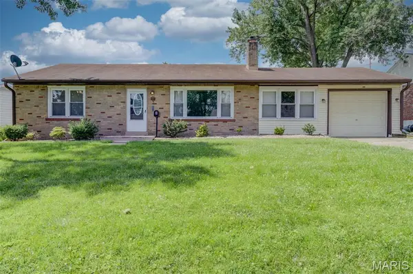 7 Santa Cruz Drive, Florissant, MO 63031