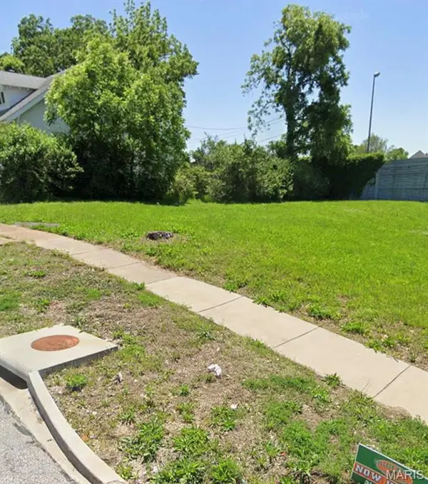 7468 Warner Avenue, Richmond Heights, MO 63117
