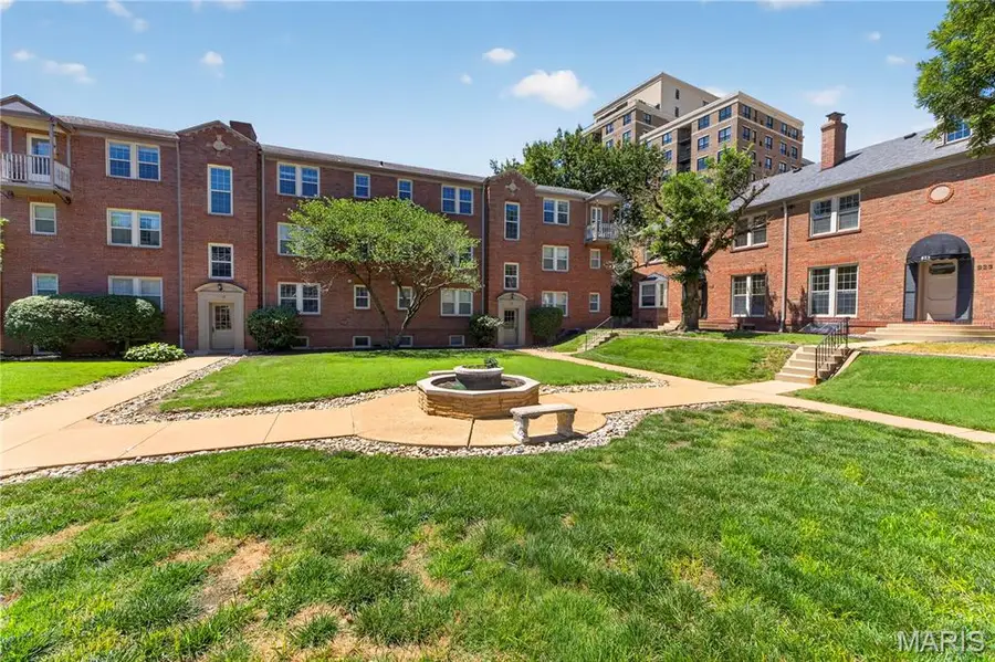 827 Westwood Drive #2E, Clayton, MO 63105 - #2