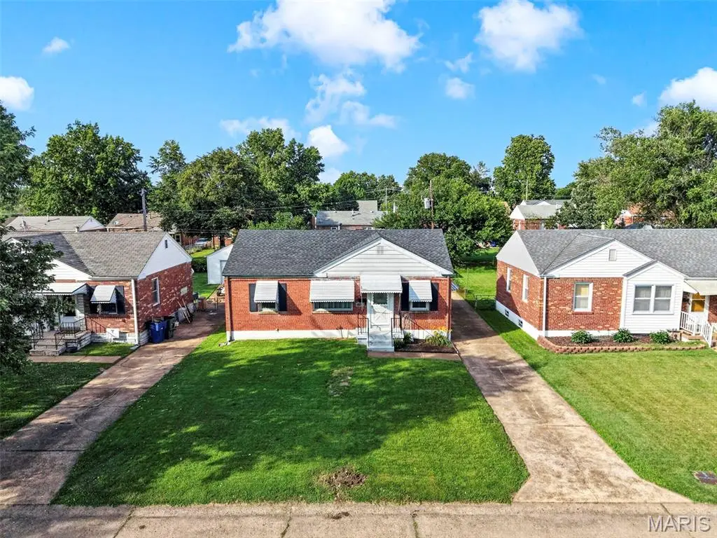 4317 Sunshine Drive, Saint Louis, MO 63116 - #1
