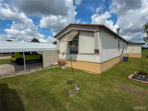 22574 Lake Westside Lane, Jerseyville, IL 62052