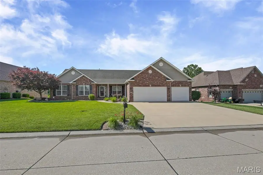 136 Stonebridge Crossing Drive, Maryville, IL 62062 - #2