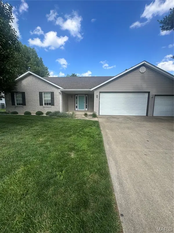 916 Crosswinds Drive, Belleville, IL 62221