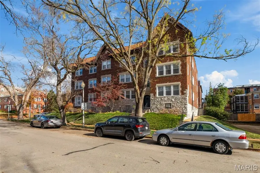 630 Westwood Drive #2S, Clayton, MO 63105 - #3