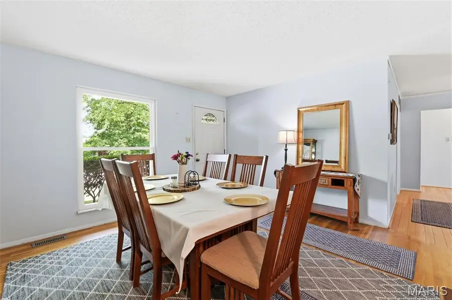 776 Coach Light Lane, Hazelwood, MO 63042 - #2