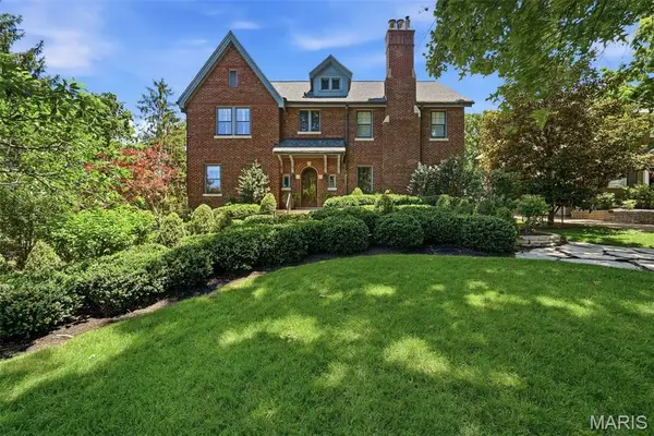 444 Sherwood Drive, Webster Groves, MO 63119
