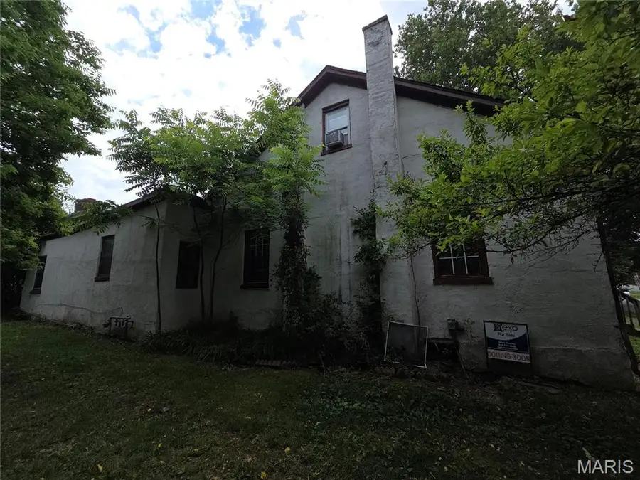 134 N Douglas Avenue, Belleville, IL 62220 - #3