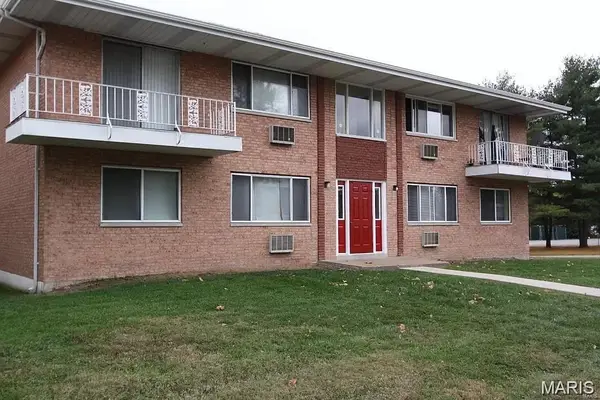 7408 Burcke Drive, Hazelwood, MO 63042