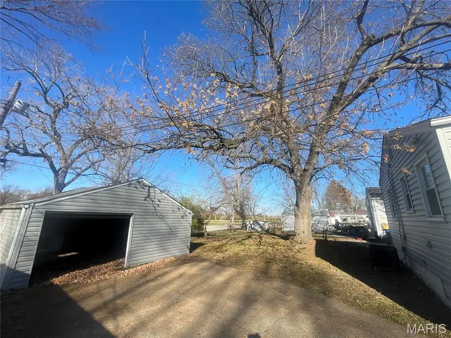 4507 Ashby Road, Airport, MO 63074 - #3