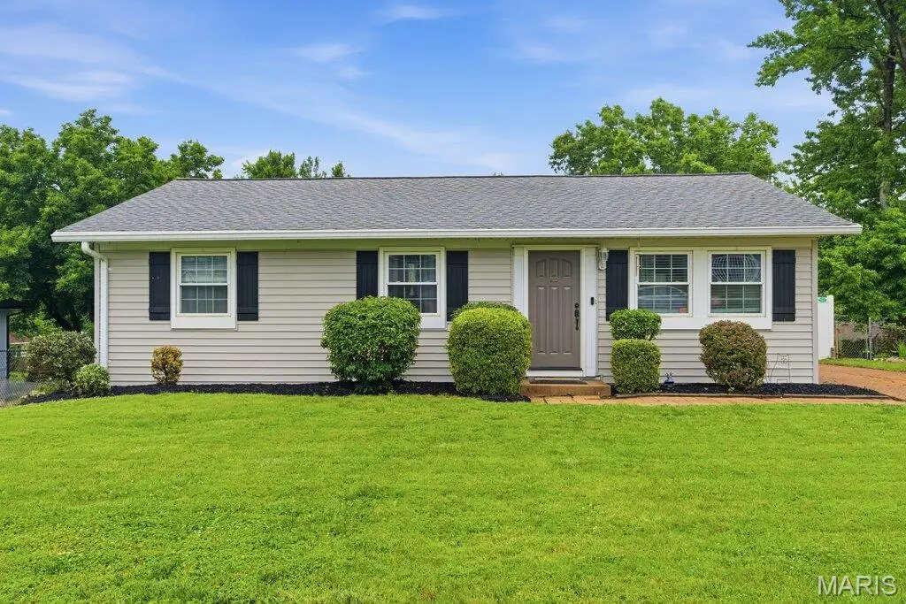 127 E Marseille Drive, Saint Louis, MO 63129 - #1