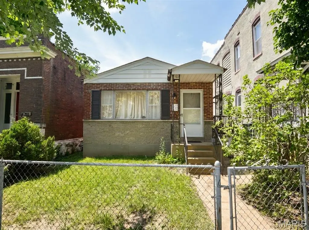 4649 Oregon Avenue, Saint Louis, MO 63111 - #1