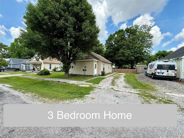 324 N Harrison Street, Girard, IL 62640