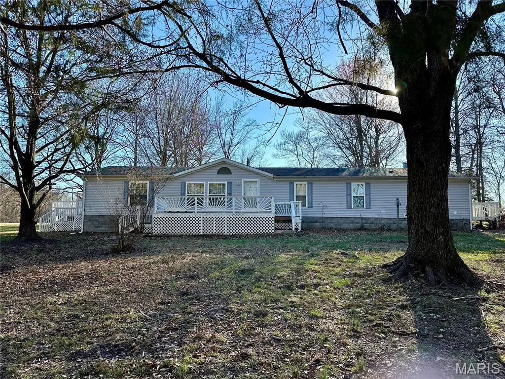 20754 Emerald Road, Carlyle, IL 62231 - #1