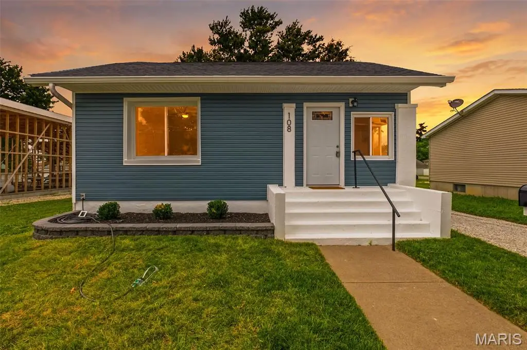 108 S Science Street, Bowling Green, MO 63334 - #1
