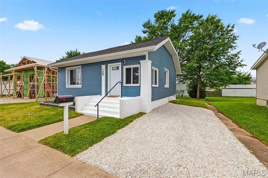 108 S Science Street, Bowling Green, MO 63334 - #3