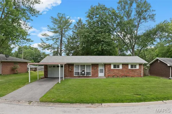 34 Fenwood Drive, Belleville, IL 62220
