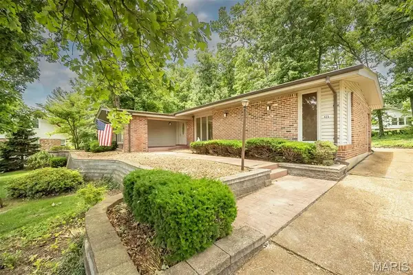 425 Kenilworth Lane, Ballwin, MO 63011