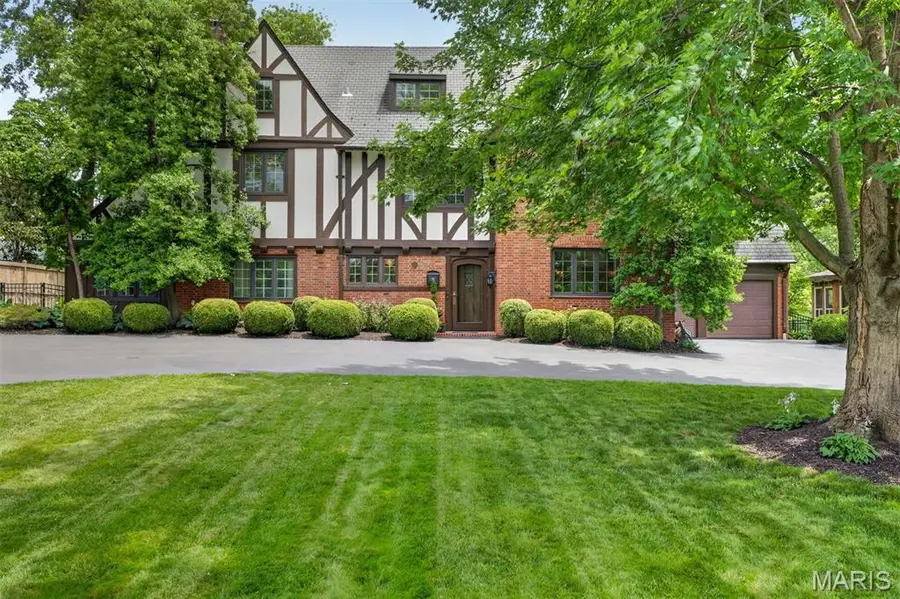 6 Ridgemoor Drive, Clayton, MO 63105 - #2