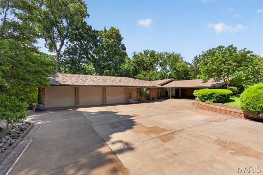 4 Arrowhead Estates Lane, Chesterfield, MO 63017 - #2