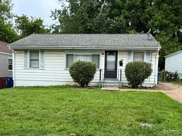 3231 Edmundson Road, Saint Louis, MO 63114 - #1