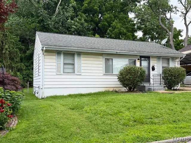 3231 Edmundson Road, Saint Louis, MO 63114 - #2