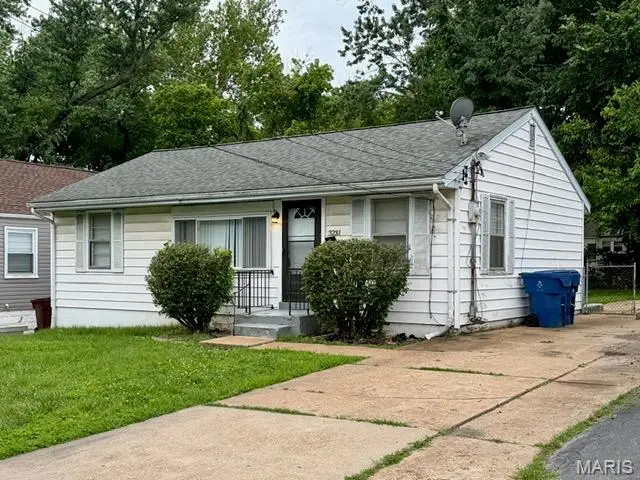 3231 Edmundson Road, Saint Louis, MO 63114 - #3