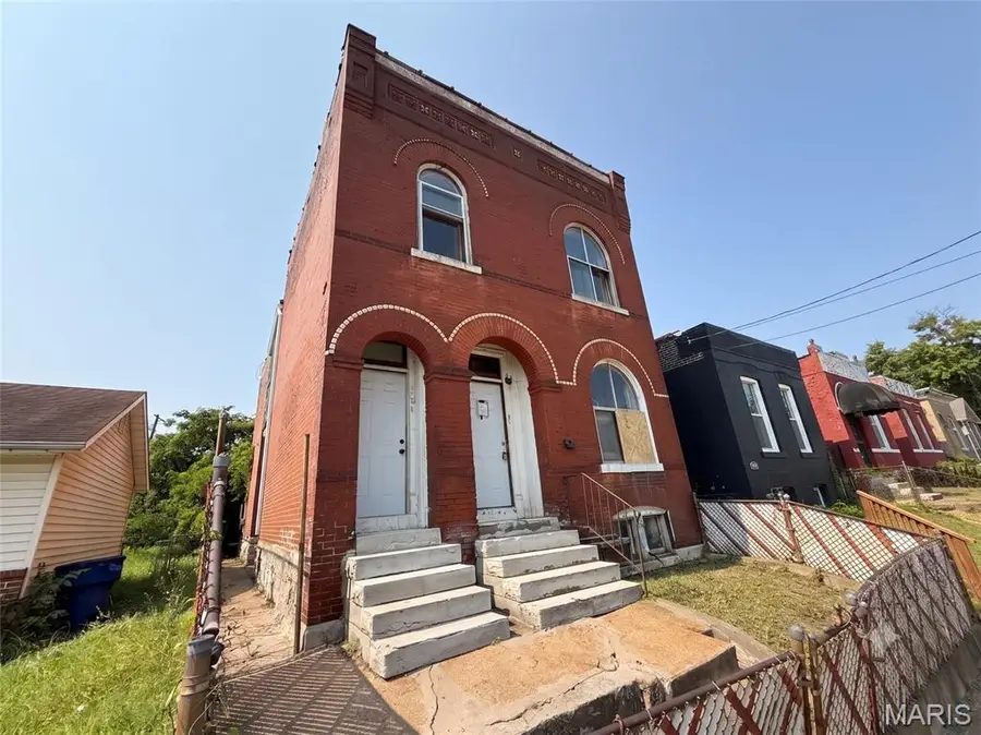 3130 Caroline Street, Saint Louis, MO 63104 - #2