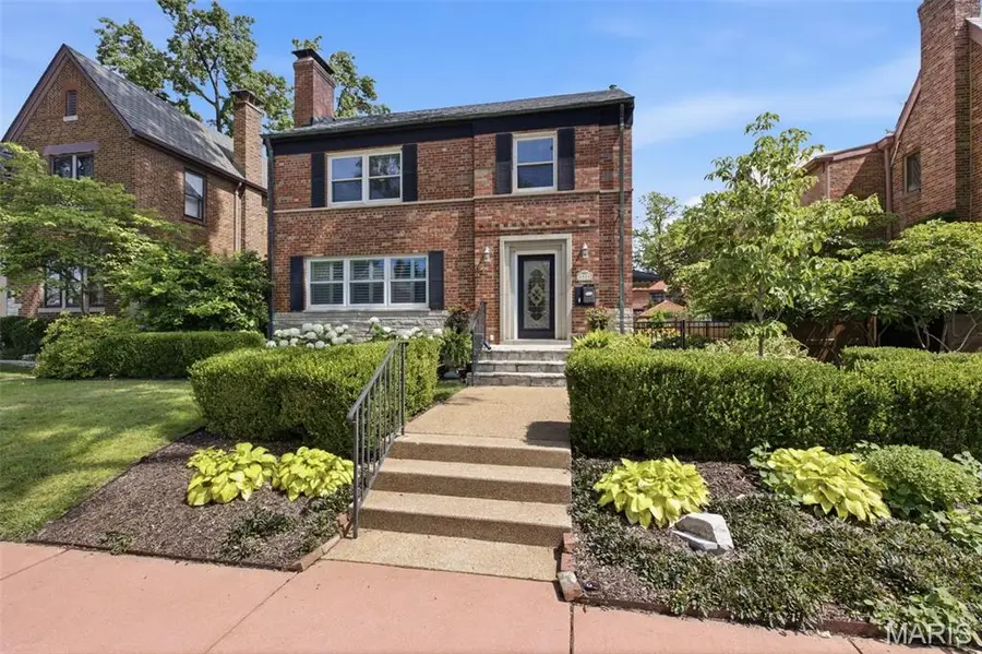 6551 Itaska Street, Saint Louis, MO 63109 - #2