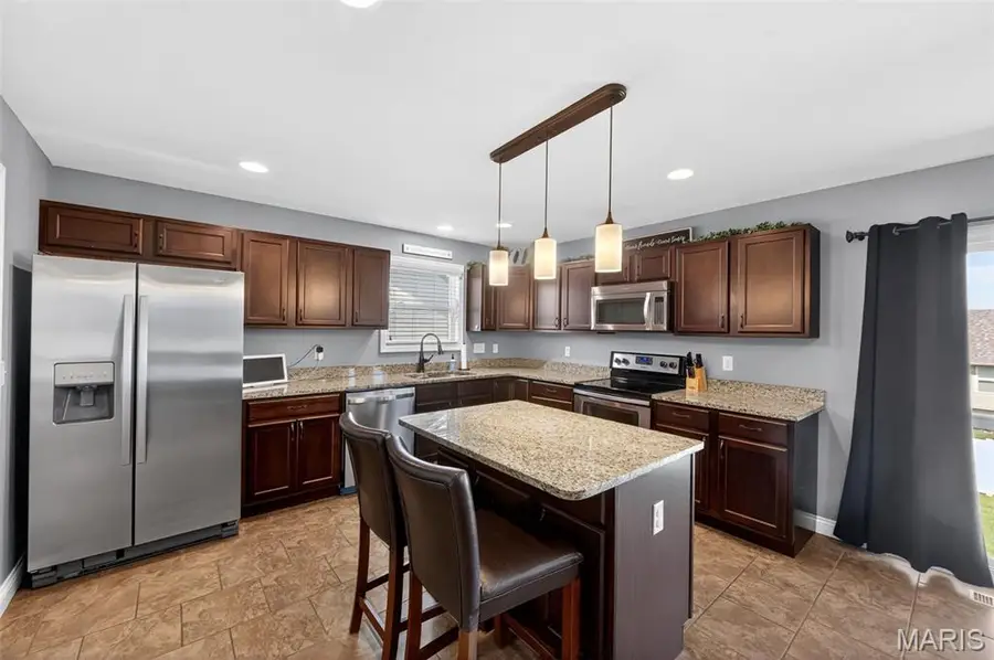 146 Shadow Pointe Drive, Wentzville, MO 63385 - #3