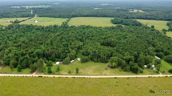22711 Center Valley Road, Hartshorn, MO 65479
