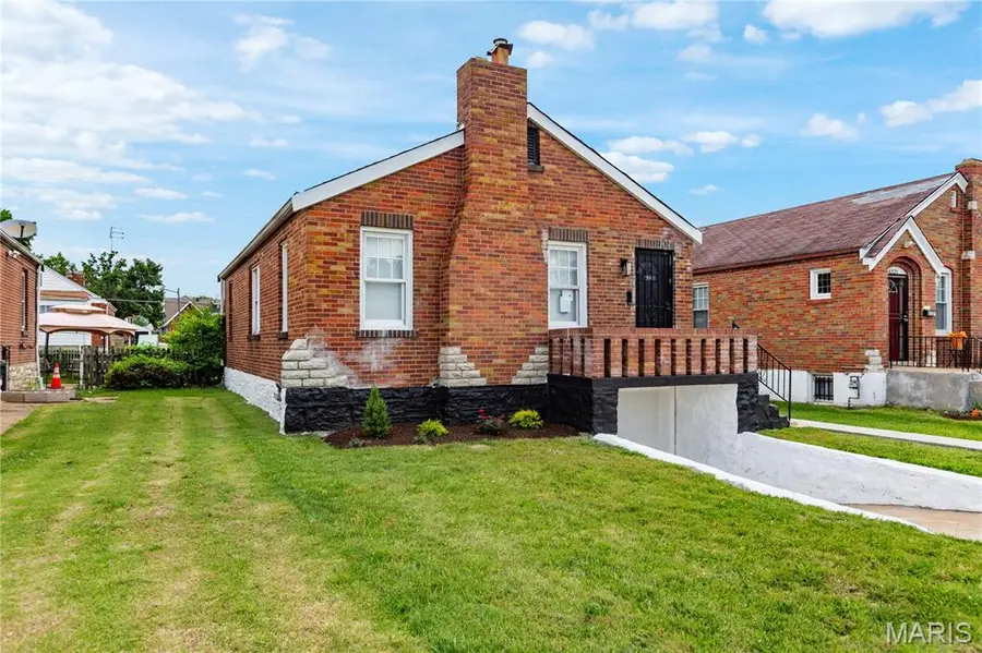 6325 Stratford Avenue, Saint Louis, MO 63120 - #3
