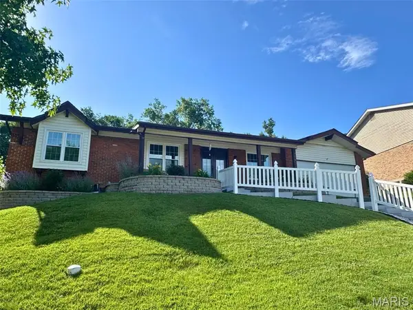 556 Spragues Mill Court, Ballwin, MO 63011