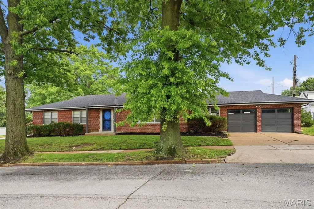 3460 Regal Place, Saint Louis, MO 63139 - #1