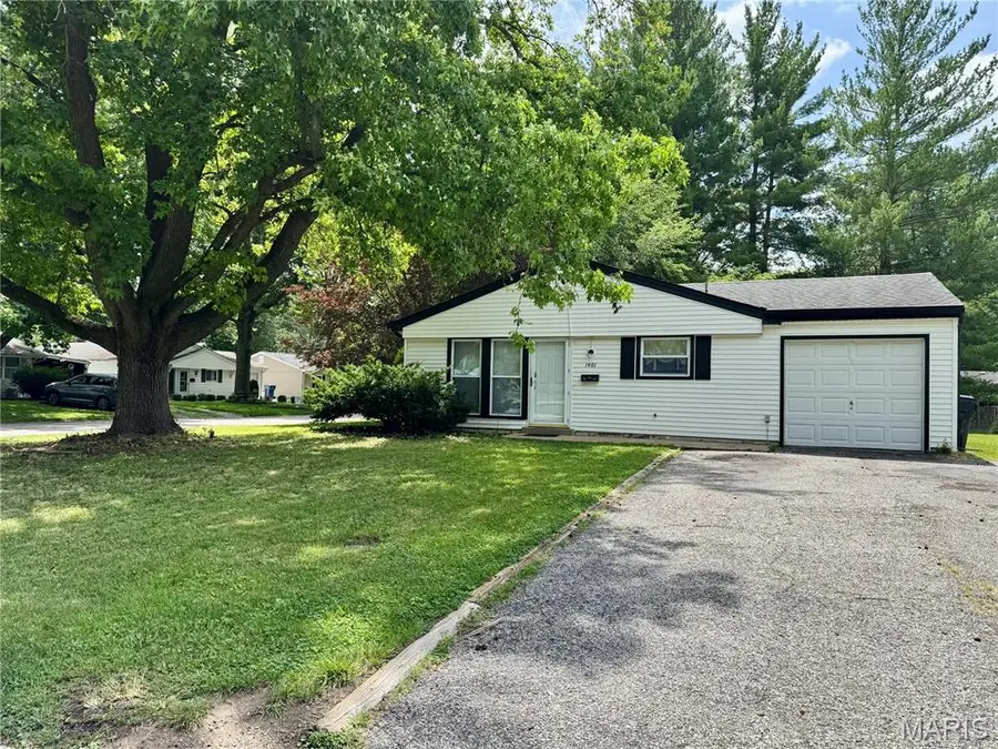 1401 Peace Drive, Belleville, IL 62220 - #2