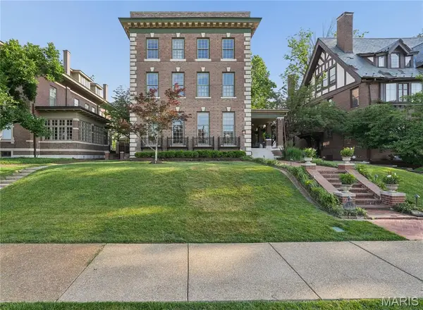 53 Kingsbury Place, St Louis, MO 63112