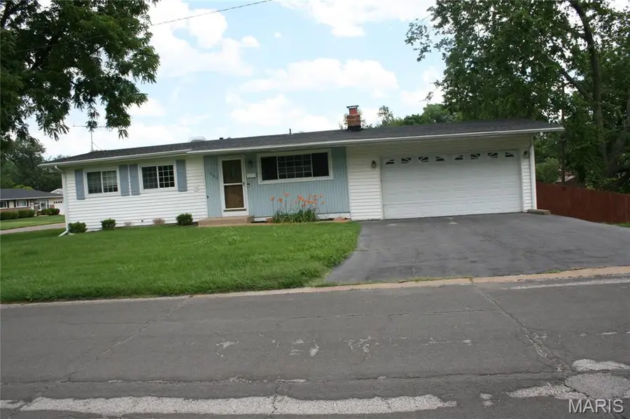 1060 Loveland Drive, Florissant, MO 63031 - #2