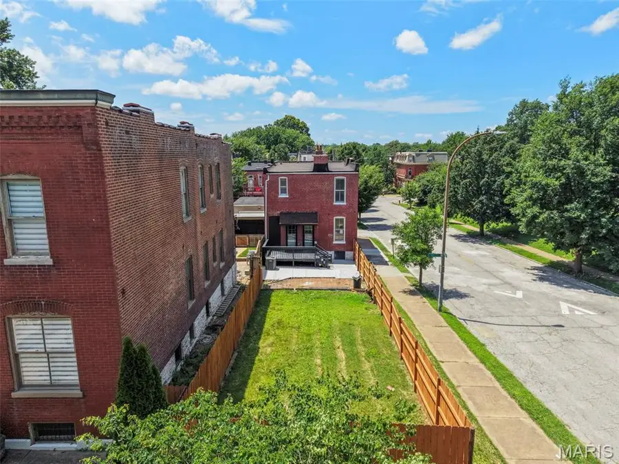 1810 Utah Street, Saint Louis, MO 63118 - #3