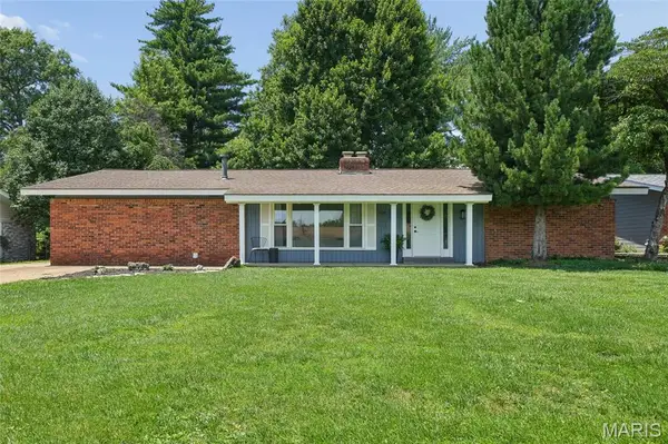 1529 Cerulean Drive, St Louis, MO 63146