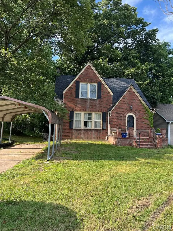 420 E Cape Rock Drive, Cape Girardeau, MO 63701