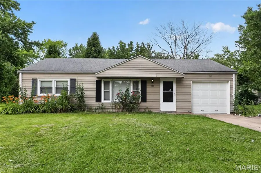 1565 Lakeside Lane, Saint Louis, MO 63138 - #3