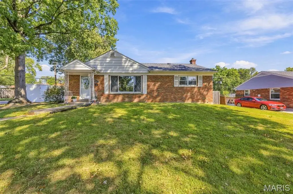 8035 Braddock Drive, University City, MO 63130 - #1