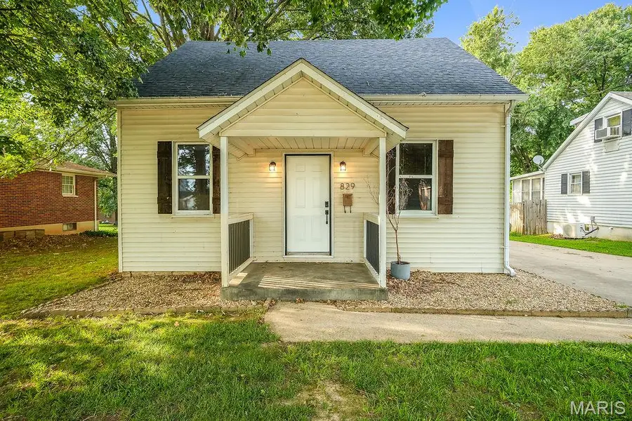 829 W Bottom Avenue, Columbia, IL 62236 - #2